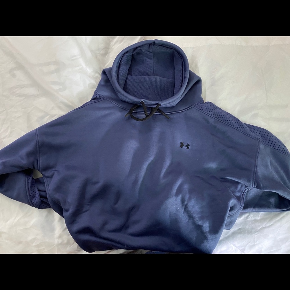 Under Armour sweatshirt